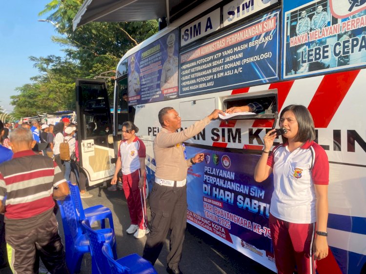 Polri Untuk Masyarakat: Ditlantas Polda NTT Hadirkan Layanan Pajak dan Edukasi Lalu Lintas di CFD Kupang