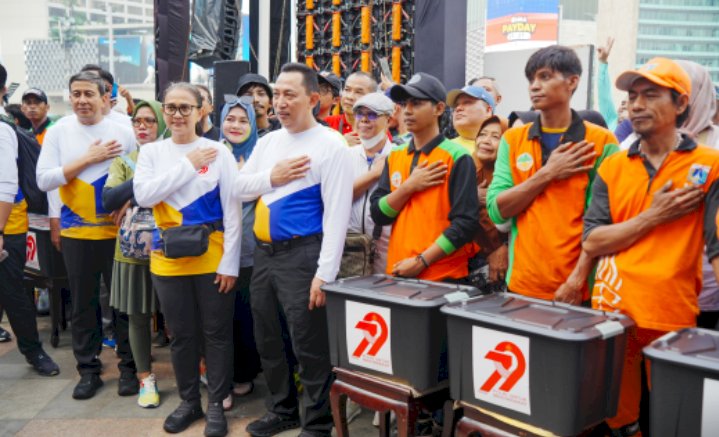 Kapolri Hadiri CFD Hari Bhayangkara 'Polri untuk Masyarakat', Disambut Antusias Warga