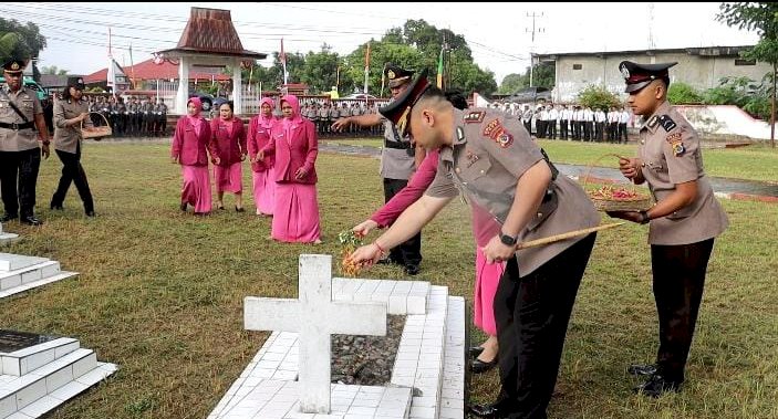 Jelang Hari Bhayangkara ke-79, Polres Ende Polda NTT Gelar Ziarah ke TMP Maribhara