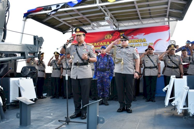 Polri Untuk Masyarakat: Tabur Bunga di Teluk Kupang Peringati HUT Bhayangkara ke-79