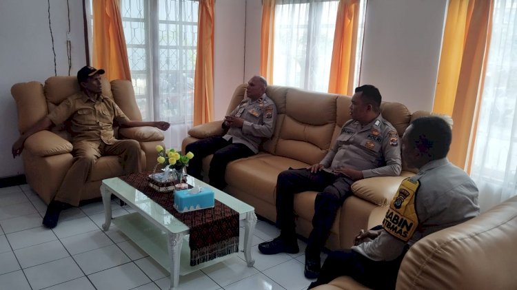 Kunjungan dan Silaturahmi Kapolsek Wolowaru dengan Dinas Pekerjaan Umum Ende, Simak yang di Bahas