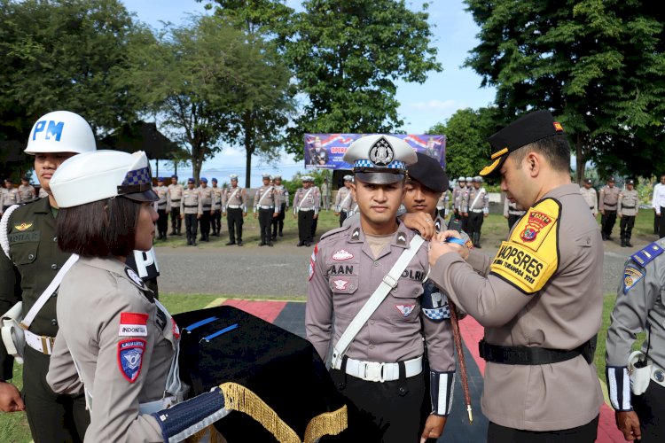Gelar Pasukan Operasi Zebra Turangga 2025, Kapolres Ende Ingatkan Tindak Tegas Kriminalitas dengan Sikap Humanis
