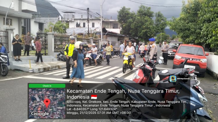 Kawal Damai Ibadah Minggu Adven IV, Personel Polres Ende Siaga Penuh di Setiap Gereja dalam Ops Lilin Turangga 2025