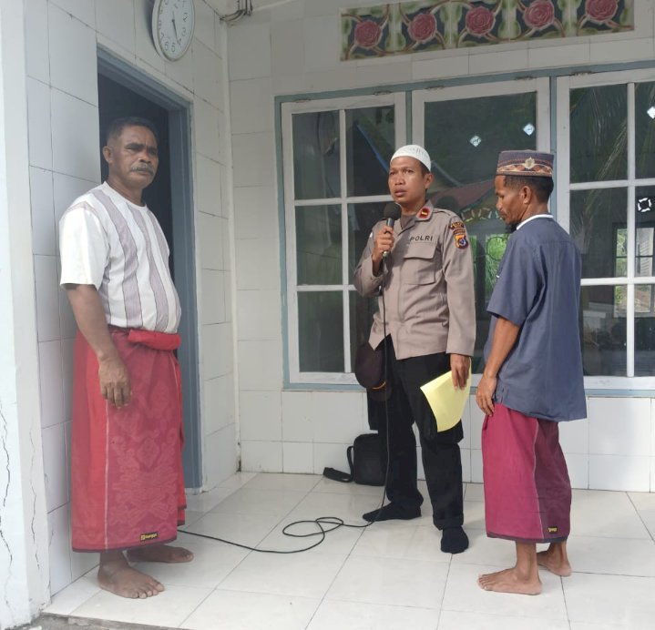 Menjelang Tahun Baru 2026, Kapolsek Pulau Ende Sampaikan Himbauan Kapolda NTT dari Masjid ke Masjid