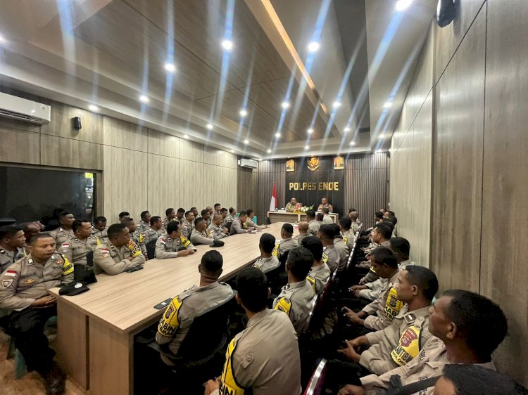 Tingkatkan Kualitas Pelayanan, Kapolres Ende Pimpin Analisa dan Evaluasi Kinerja Bhabinkamtibmas