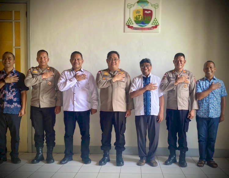Mempererat Silaturahmi dengan Tokoh Agama, Kapolres Ende Sowan ke Uskup Agung Ende