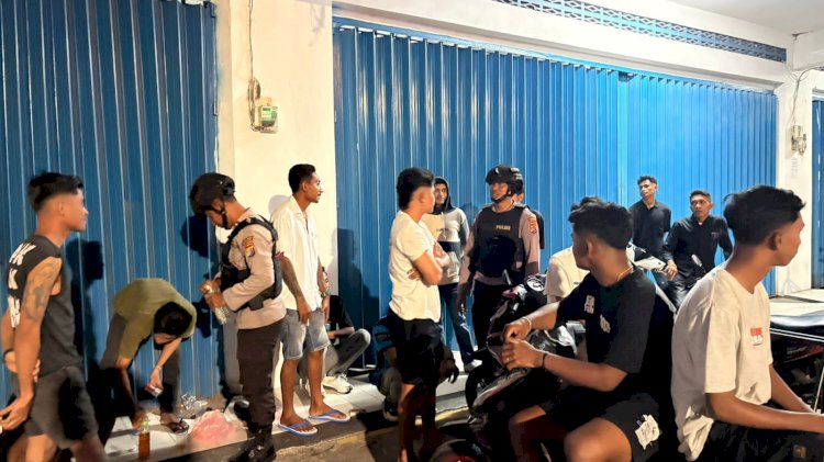 Malam Minggu Tetap Kondusif, Tim Patroli Perintis Presisi Polres Ende Sisir Pusat Keramaian