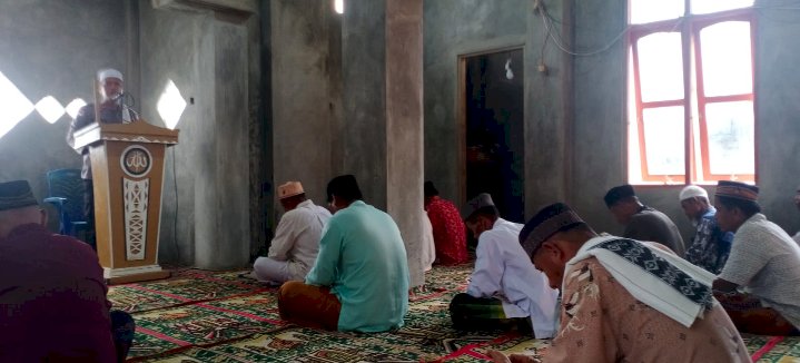 Melalui Kegiatan Jum'at Berkah, Kapolsek Pulau Ende Ajak Warga Jaga Iman dan Taqwa serta Jaga Kamtibmas