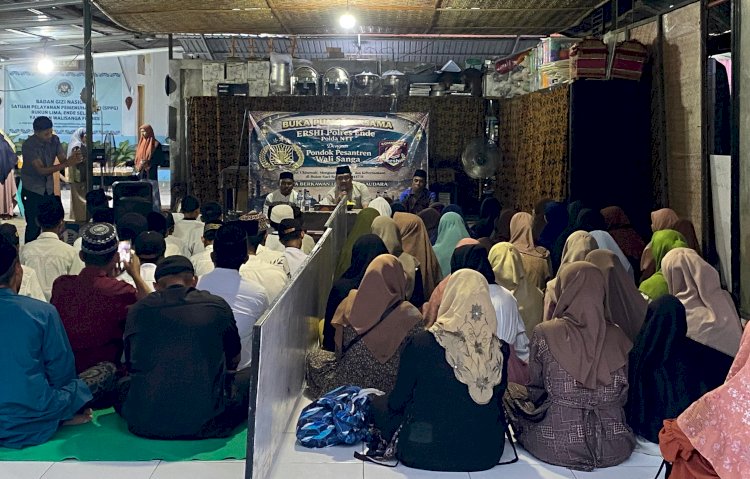 Pererat Silaturahmi, Kapolres Ende dan Ershi Community Gelar Buka Puasa Bersama Santri Wali Sanga