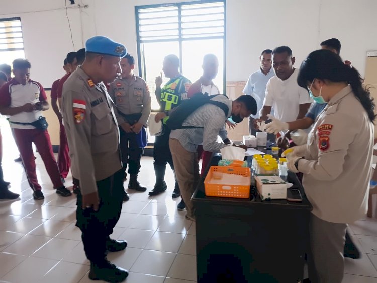 ​Wujudkan Institusi Bersih, Polres Ende Gelar Tes Urine Mendadak bagi Seluruh Personel