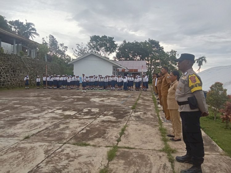 ​Sapa Siswa SMPN 4 Wolowaru, Ipda Ubaldus Maku Tekankan Pentingnya Karakter dan Anti-Bullying