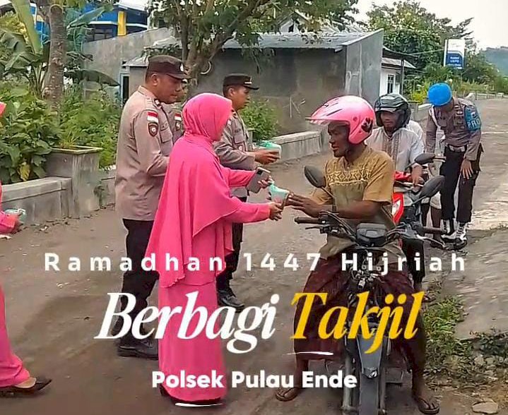 Polsek Pulau Ende dan Bhayangkari Berbagi Takjil dan Bensin Gratis kepada Tukang Ojek