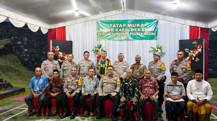 Pererat Silaturahmi di Bulan Suci Ramadhan, Kapolres Ende Sambangi Polsek Ndona: Layani Masyarakat dengan Hati