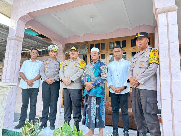Pererat Silaturahmi Menjelang Idul Fitri, Kapolres Ende Sambangi Tokoh Agama Islam