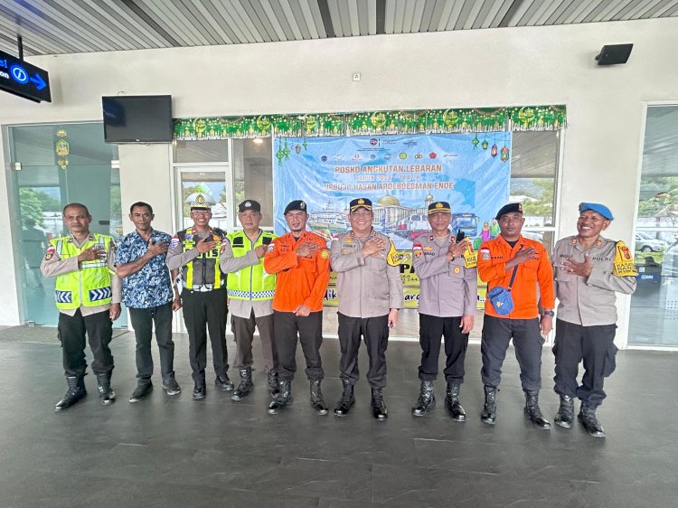 Jamin Keamanan Mudik Lebaran Idul Fitri 1447 H, Kapolres Ende Pantau Langsung Posko Terpadu di Bandara Ende