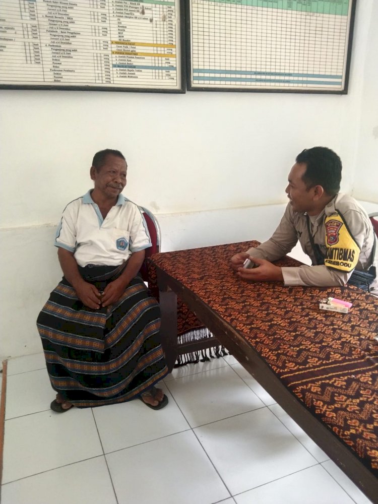 Wujudkan Desa Aman, Bhabinkamtibmas Kedebodu Jemput Bola Sambangi Warga