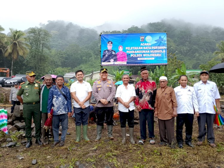 Peletakan Batu Pertama Pembangunan Mushola hingga Serap Aspirasi, Kapolres Ende Kunker ke Polsek Wolowaru