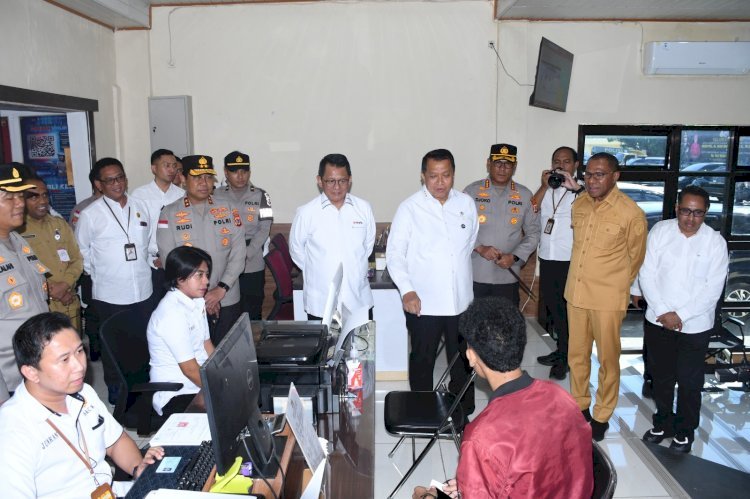 Kapolda NTT Dampingi Wamen PANRB RI Tinjau Pelayanan Publik di Polresta Kupang Kota