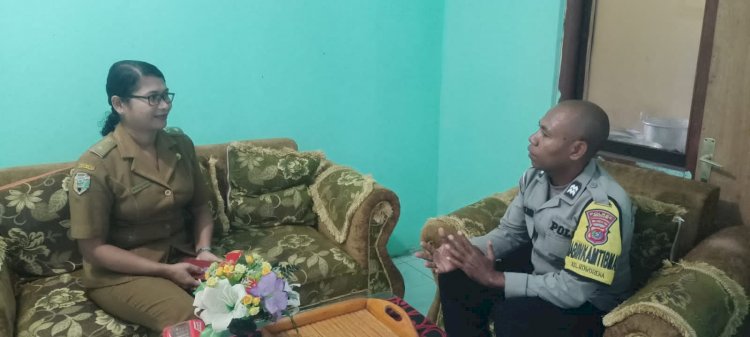 Perkuat Sinergi dengan Kelurahan, Bhabinkamtibmas dan Lurah Roworena Bahas Perkembangan Kamtibmas