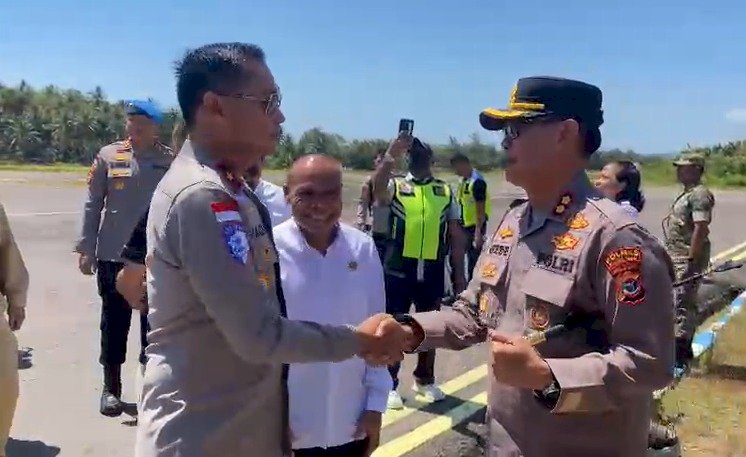 Upacara Adat dan Penandatanganan Komitmen Damai Lowonara-Belle, Polda NTT Dorong Perdamaian Berkelanjutan di Adonara