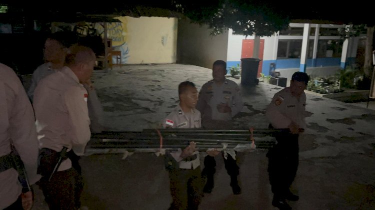 Langkah Sigap Polres Ende Polda NTT Dirikan Tenda Jadi Ruangan Kelas Darurat Pascagempa di SMPN 1 Ende