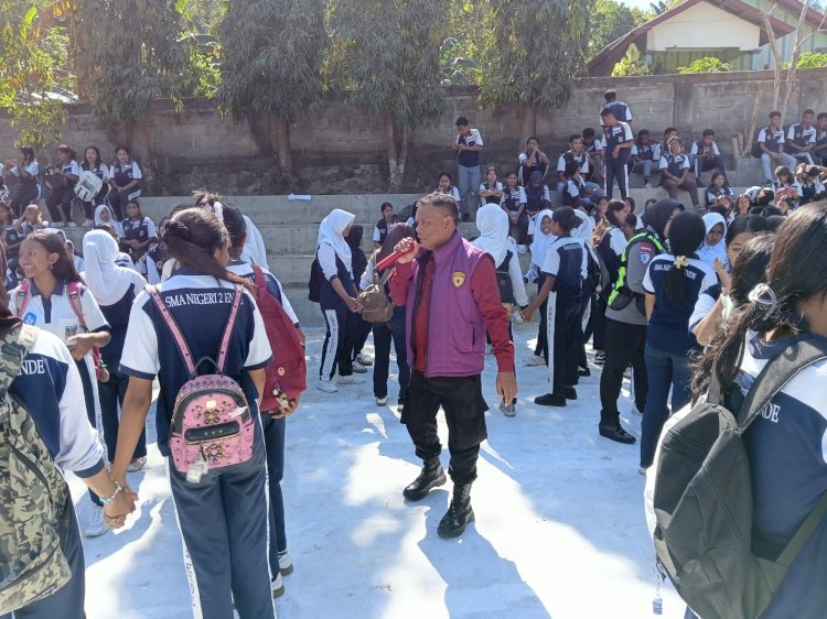 Polres Ende Polda NTT Gelar Trauma Healing, Terus Bantu Pulihkan Mental Ratusan Siswa Pascagempa Flores