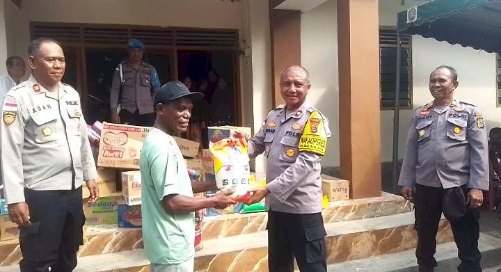 Tembus Gelombang Demi Kemanusiaan, Polres Ende Kerahkan Kapal Patroli Polair Salurkan Bansos Kapolda NTT ke Pulau Ende