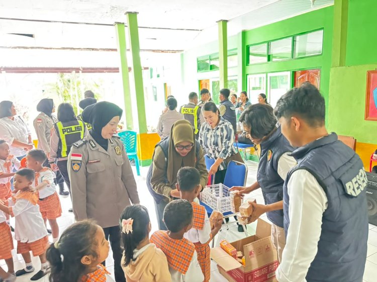 Hangatnya Dapur Presisi Kasih, Polwan Polres Ende Polda NTT Hadirkan Santapan Sehat untuk Anak Sekolah Terdampak Gempa