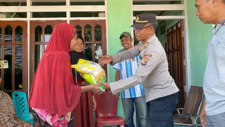 Polres Ende Polda NTT Terus Bergerak Salurkan Bantuan Bansos untuk Warga Terdampak Gempa