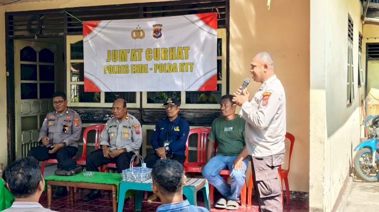 Upaya Pemulihan Pasca Gempa Flores, Polres Ende Polda NTT Serahkan Bansos dan Serap Aspirasi Warga Lewat Jumat Curhat