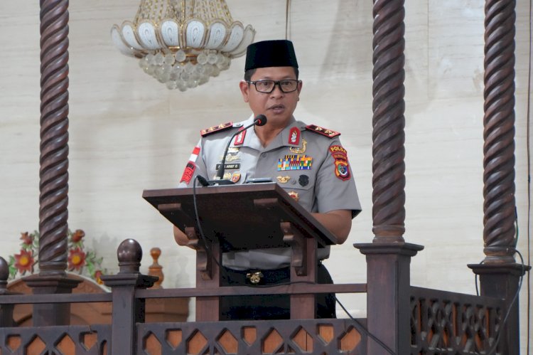 Kapolda NTT Gelar Jumat Keliling, Sapa Masyarakat, Sampaikan Pesan Kamtibmas dan Bagikan Jumat Berkah