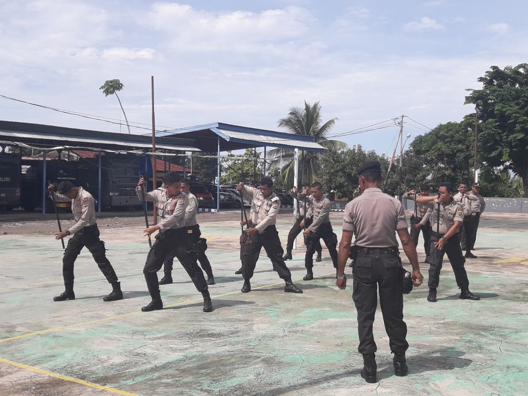 Dalmas Sabhara Polres Ende Melaksanakan Kegiatan Latihan  Tongkat