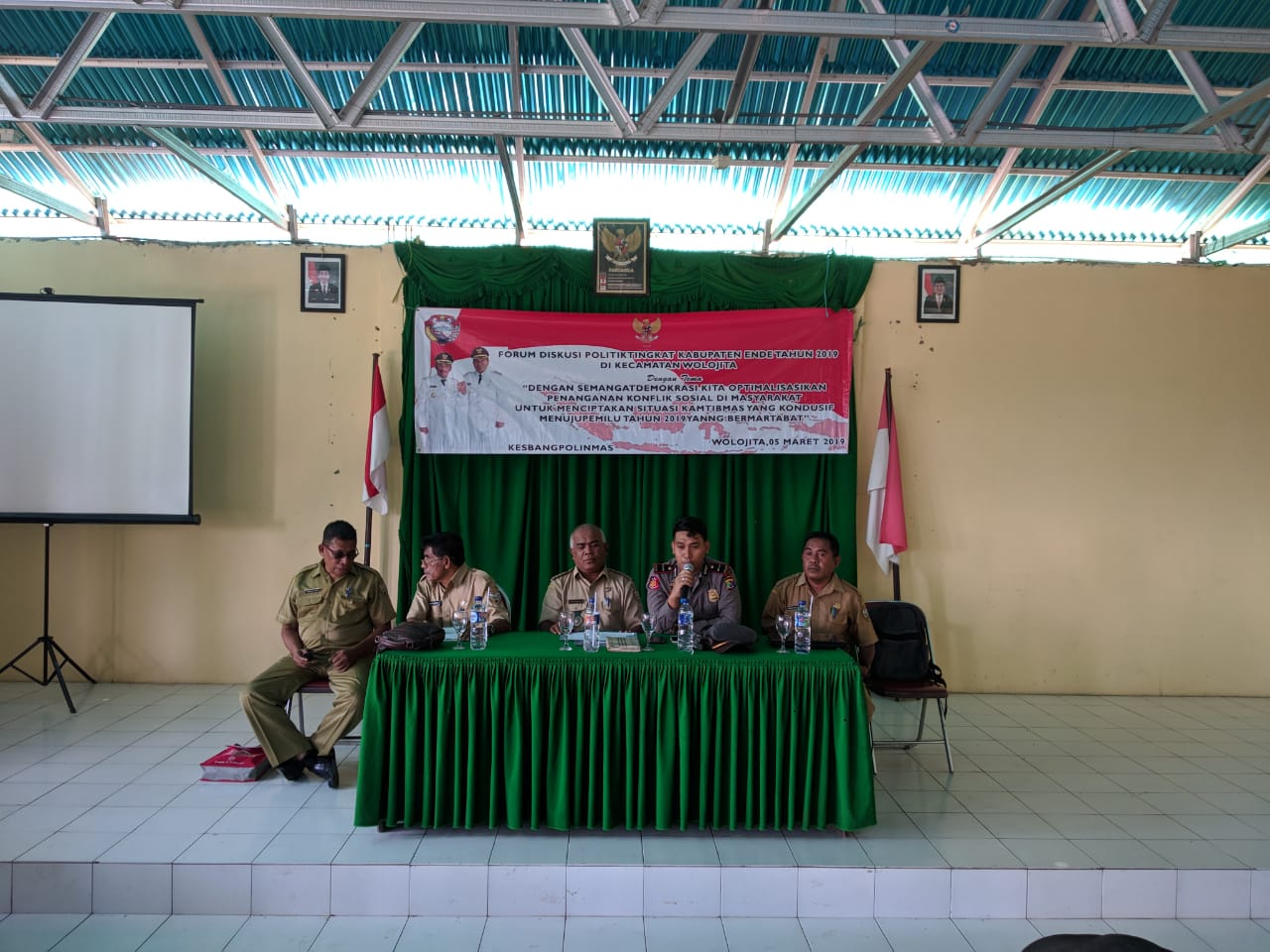 Kapolsek Wolowaru Hadiri Giat Forum Diskusi Politik Tingkat Kabupaten Ende Tahun 2019 di Kecamatan Wolojita