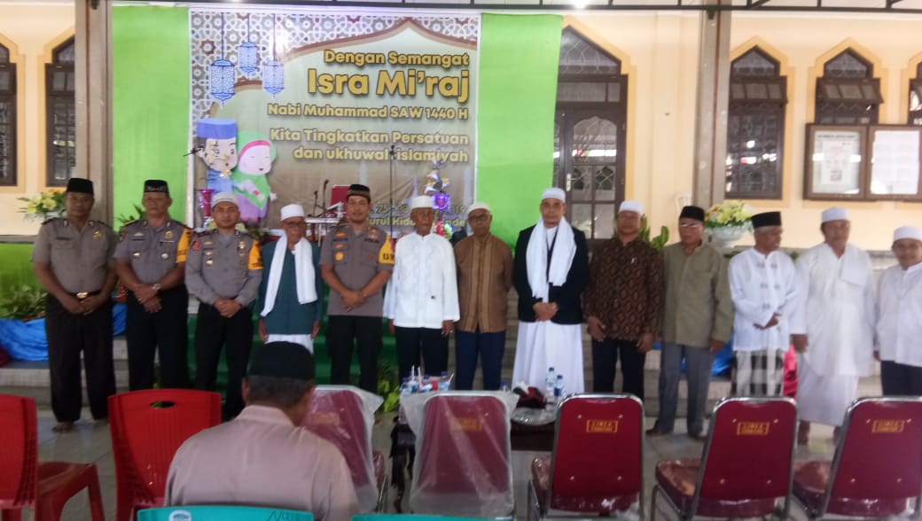 Kapolres Ende Hadiri Peringatan Isra Mi'raj di  Masjid Agung Nurul Hidayah Ende