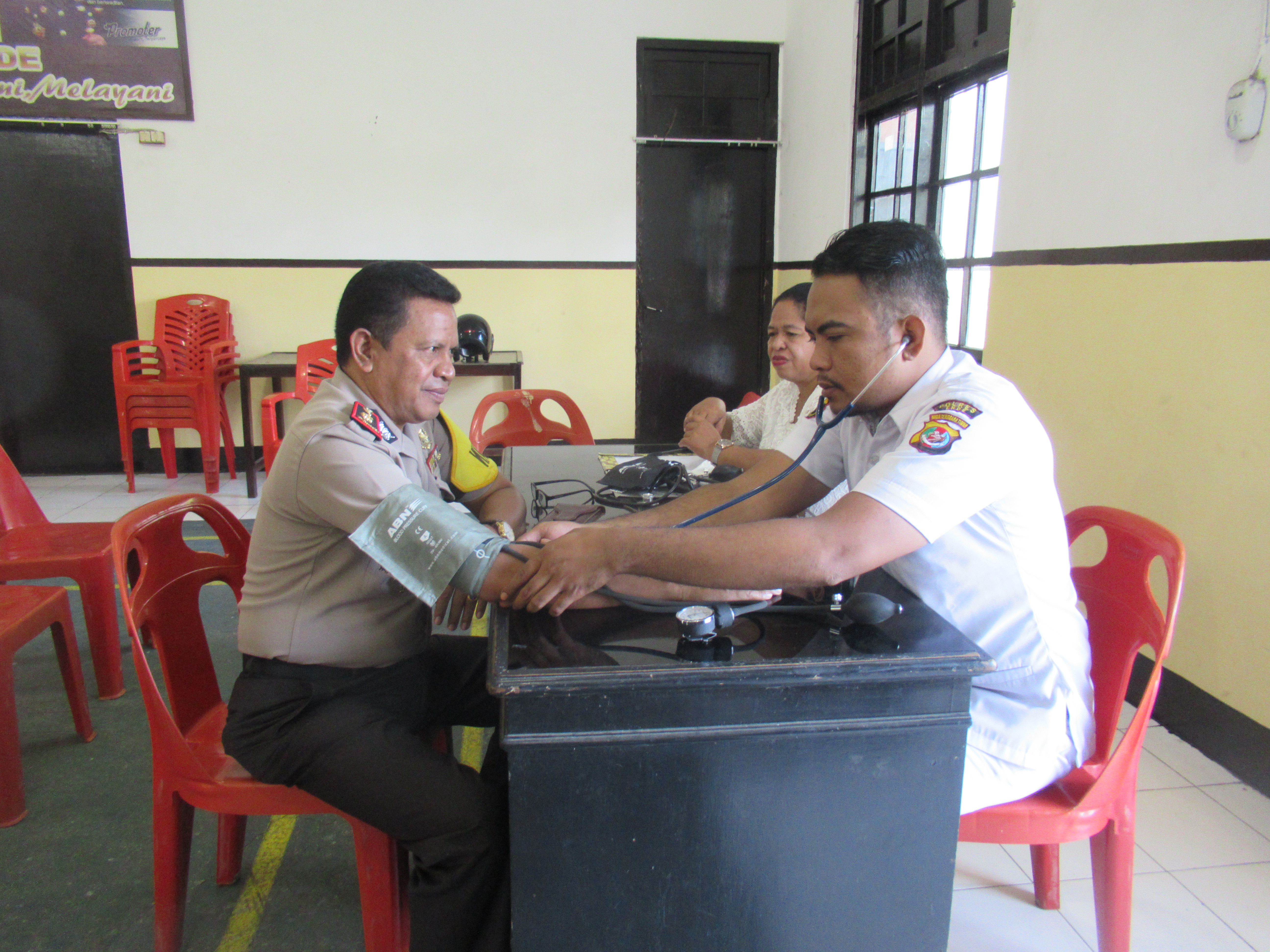 Sambut HUT Bhayangkara Ke-73, Polres Ende Gelar Pengobatan Gratis Dan Donor Darah