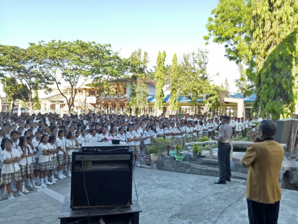 Polres Ende Laksanakan Sosialisasi Penerimaan Anggota Polri T.A.2020 Di SMK Frateran Ndao