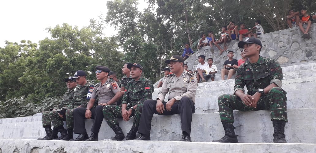 Polisi dan TNI Bersinergi Jaga Keamanan Turnamen Kejuaraan Sepak Bola Muthmainnah Cup Ke 9 Tahun 2019