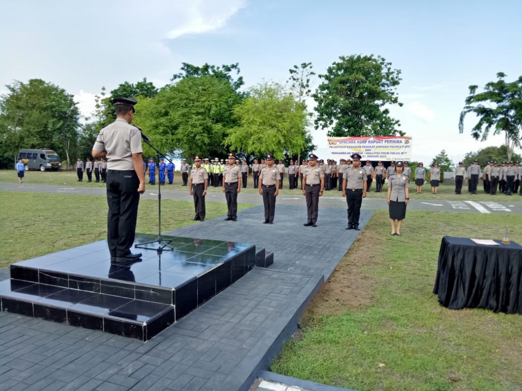 Kapolres Ende Pimpin Upacara Korp Raport Perwira Dan Bintara Polres Ende Dan Pengambilan Sumpah/Janji Pns Polri Polda NTT Periode 1 Januari 2020