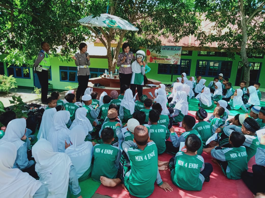 Tekan Angka Laka Lantas, Dikyasa Satlantas Polres Ende Laksanakan Giat Go To School