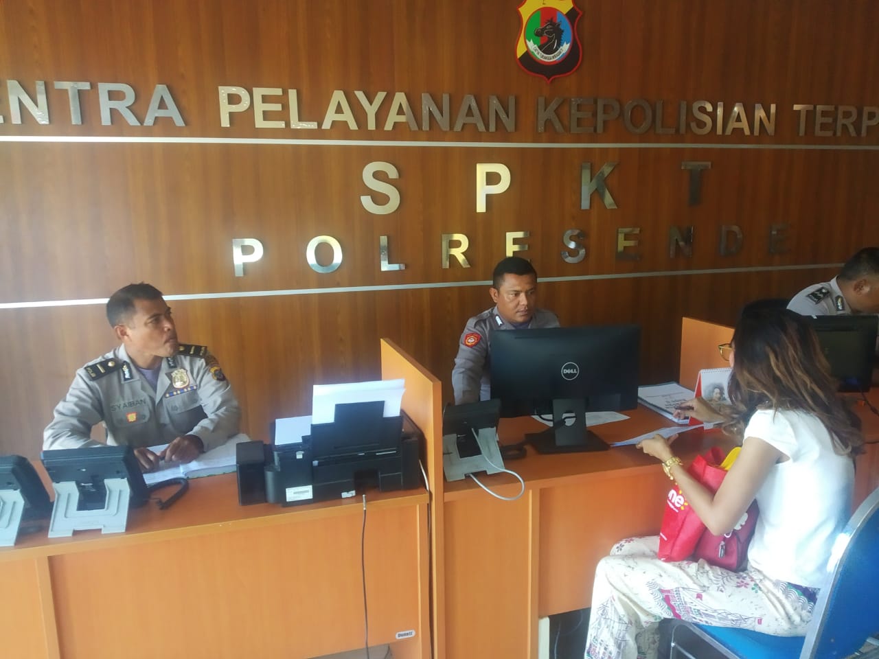 SPKT Polres Ende Berikanan Pelayanan Dengan Motto Senyum, Sapa Dan Salam