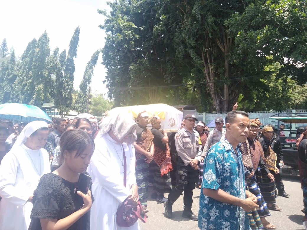 Amankan Prosesi Pemakaman RP. Hermanus Sina,SVD, 60 Personel Polres Ende Dikerahkan