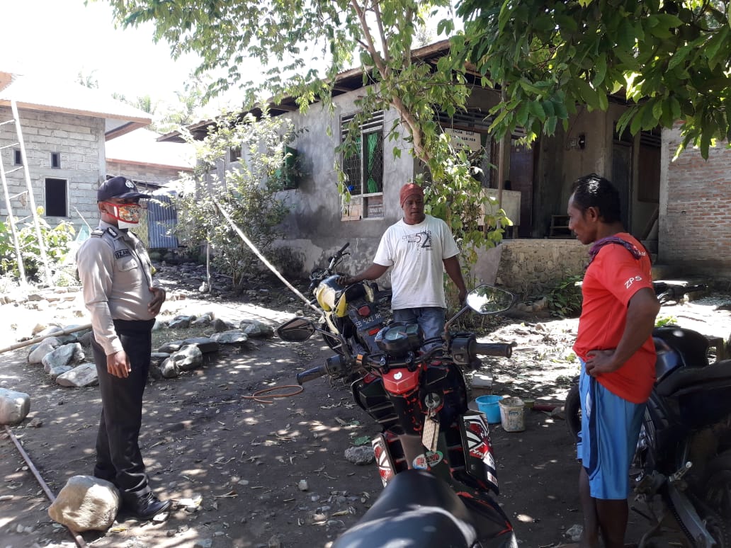 Bhabinkamtibmas Polsek Nangapanda Himbau Warga Binaannya Cegah Covid 19